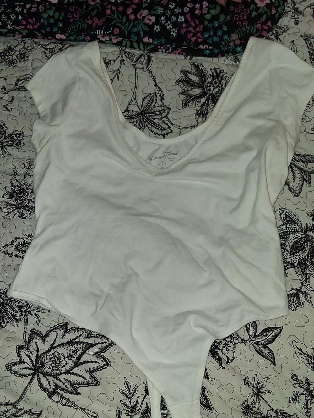 Universal Thread White Scoop Neck Short Sleeve Bodysuit